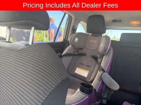 Used 2023 Toyota Highlander LE FWD image 11