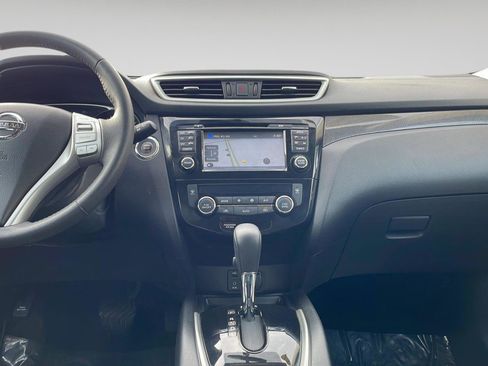 Used 2016 Nissan Rogue SL w/ SL Premium Package image 27