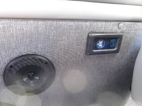 Used 2025 Mercedes-Benz Sprinter 2500 image 18