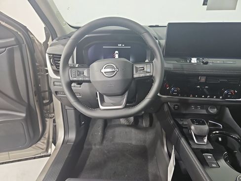 New 2026 Nissan Rogue Platinum AWD/4WD image 14