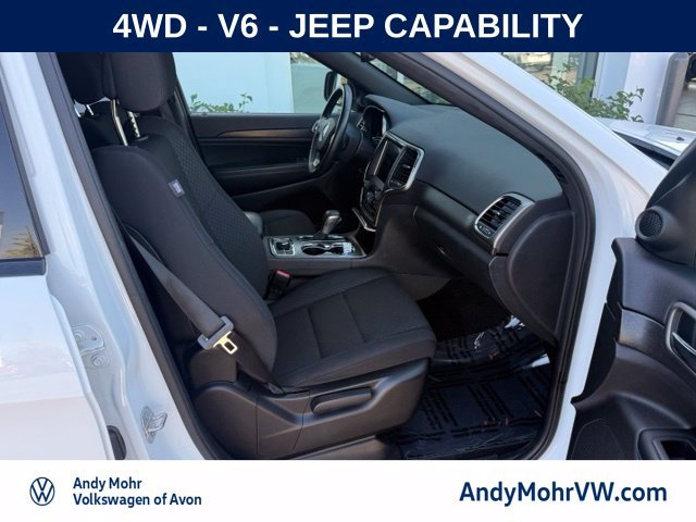 Used 2018 Jeep Grand Cherokee Laredo AWD/4WD image 13