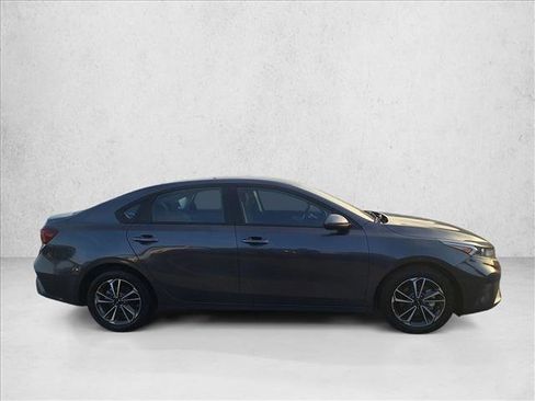 Used 2023 Kia Forte LXS image 4