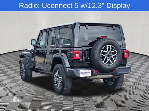 Used 2025 Jeep Wrangler Unlimited Sahara AWD/4WD image 3
