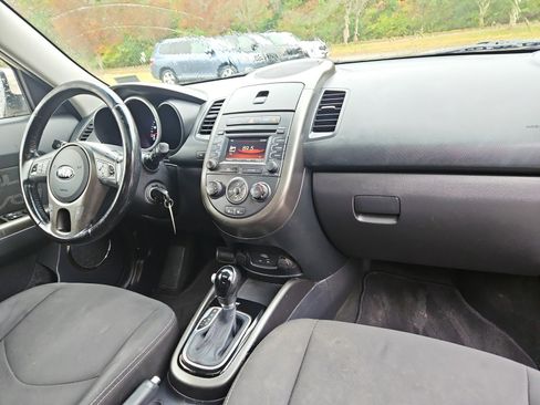 Used 2013 Kia Soul + w/ Audio Pkg image 16