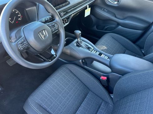 Certified 2025 Honda HR-V LX image 4