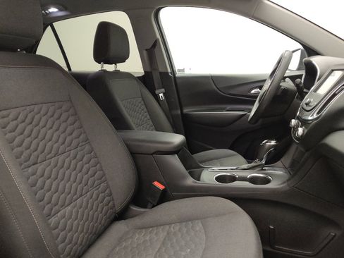 Used 2018 Chevrolet Equinox LT FWD image 21