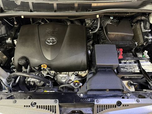 Used 2020 Toyota Sienna XLE image 26