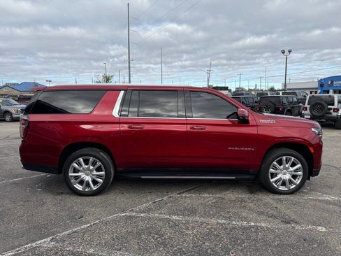 Used 2021 Chevrolet Suburban High Country image 4