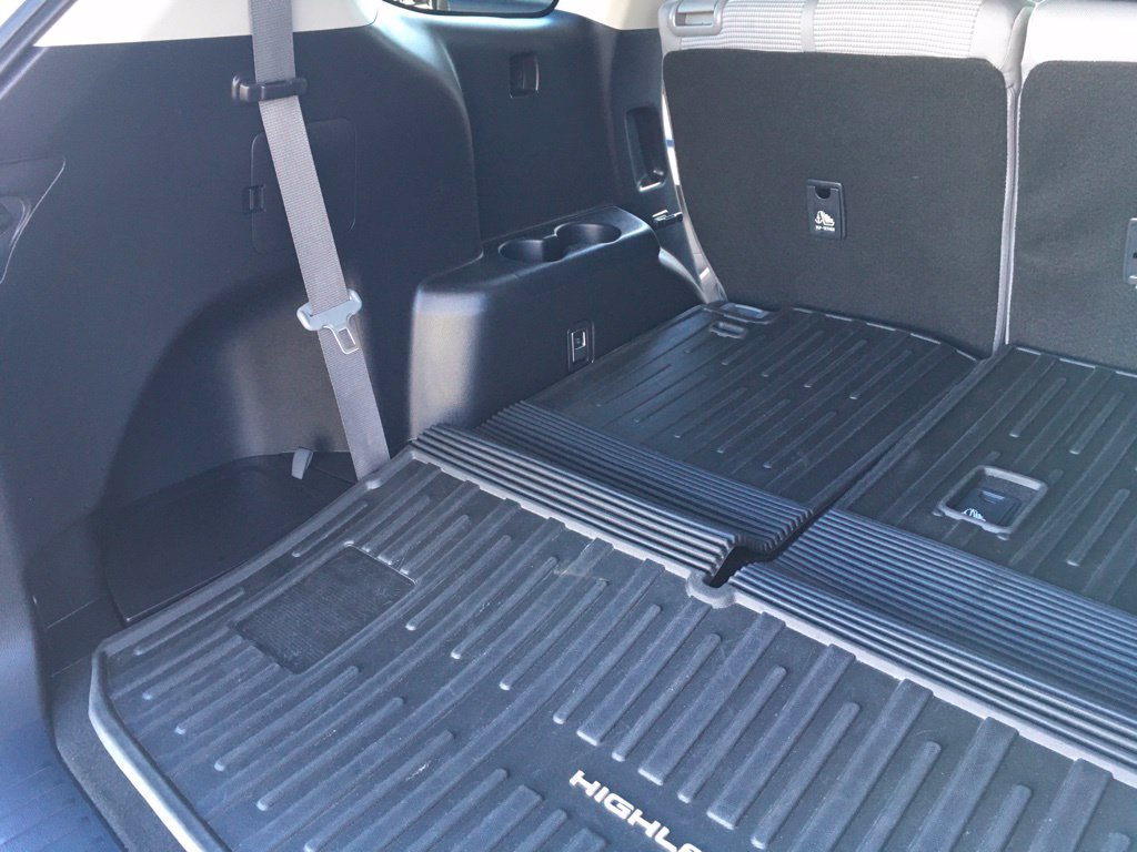 Used 2023 Toyota Highlander L FWD image 34