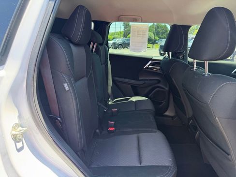Used 2023 Mitsubishi Outlander ES FWD image 33