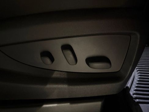 Used 2018 Chevrolet Silverado 3500 LTZ image 16