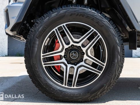 Used 2018 Mercedes-Benz G 550 Squared image 9