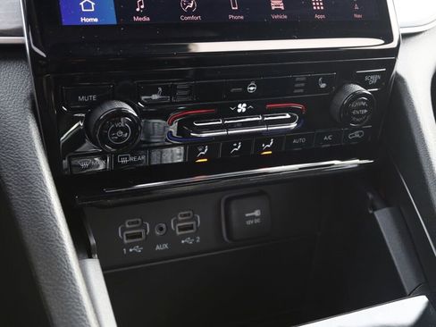 New 2025 Jeep Grand Cherokee Limited w/ MOPAR Finishing Package image 28