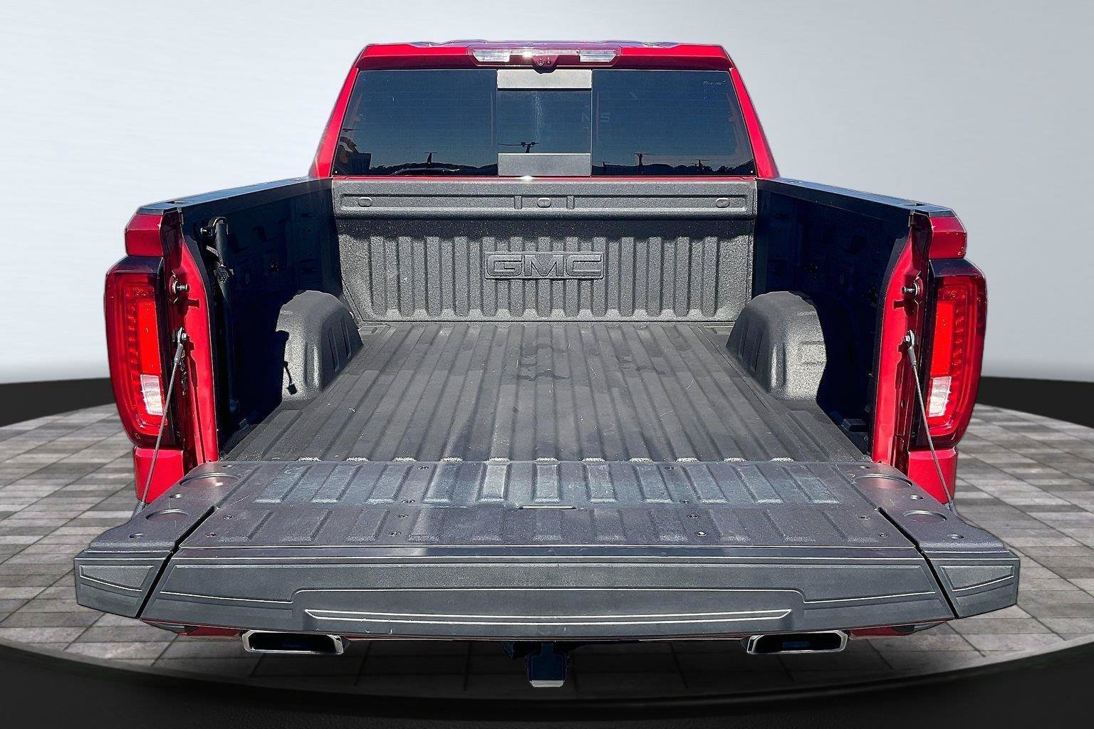 Used 2025 GMC Sierra 1500 AT4 w/ AT4 Premium Package AWD/4WD image 19