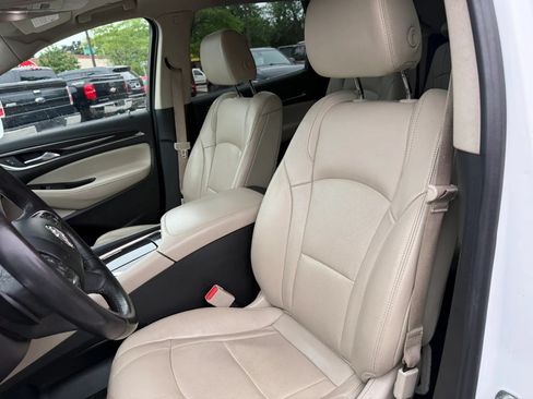 Used 2020 Buick Enclave Essence w/ Sound and Sites Package AWD/4WD image 16