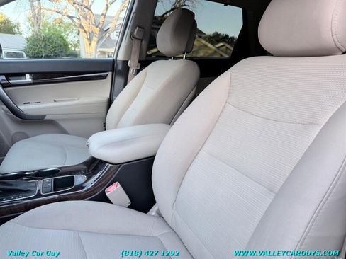 Used 2015 Kia Sorento LX image 13