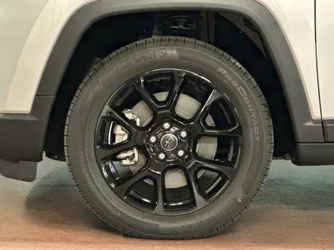 New 2026 Jeep Compass Latitude image 24