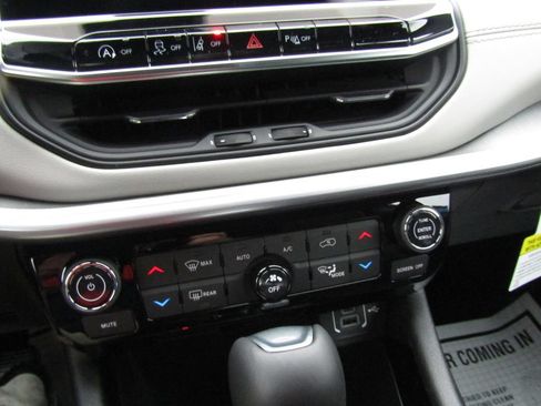 New 2026 Jeep Compass Limited AWD/4WD image 14