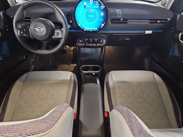 Used 2026 MINI Cooper 4-Door Hardtop FWD image 17