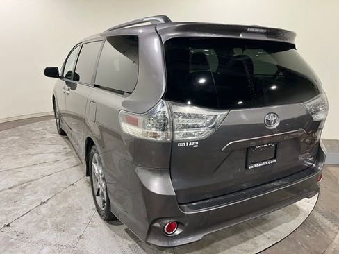 Used 2013 Toyota Sienna SE image 11