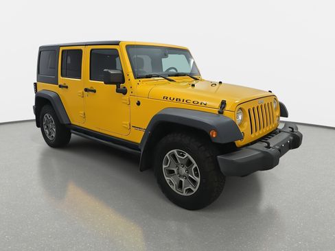 Used 2015 Jeep Wrangler Unlimited Rubicon w/ Connectivity Group image 3