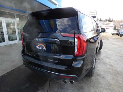 Used 2023 GMC Yukon XL Denali Ultimate image 3