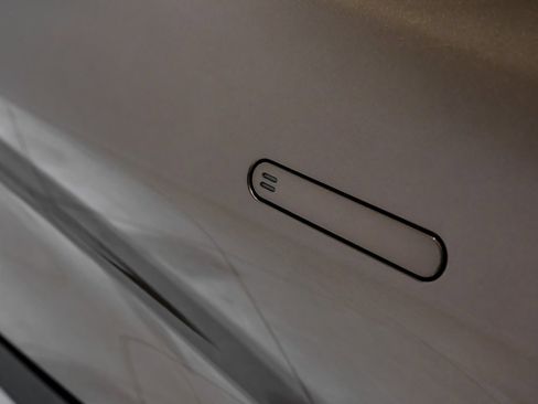 Used 2025 Aston Martin Vanquish V12 image 26