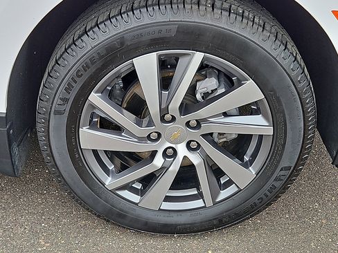 Used 2024 Chevrolet Equinox LT w/ LPO, Floor Liner Package AWD/4WD image 8