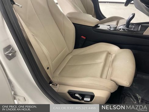 Used 2017 BMW 320i Sedan RWD image 28