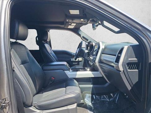 Used 2022 Ford F250 Lariat w/ Lariat Ultimate Package AWD/4WD image 18