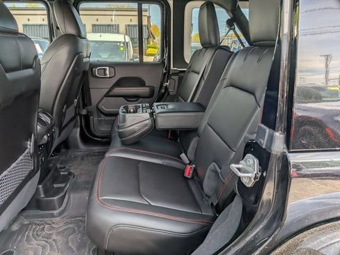 Used 2024 Jeep Wrangler Unlimited Rubicon AWD/4WD image 13