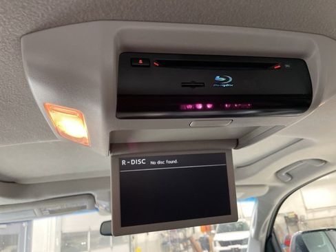 Used 2014 Toyota Sequoia Platinum image 43