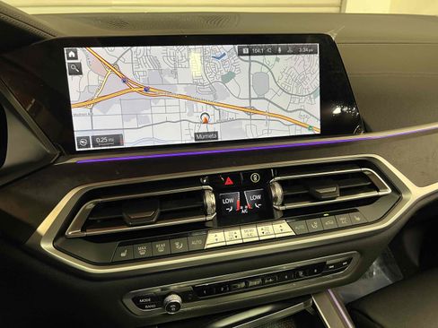 Used 2022 BMW X7 xDrive40i w/ Premium Package image 13