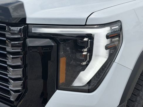 New 2026 GMC Sierra 2500 Denali Ultimate AWD/4WD image 10