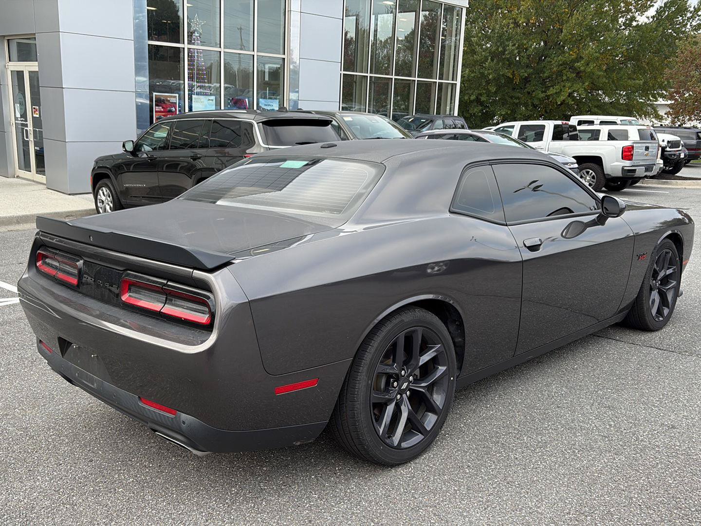 Used 2020 Dodge Challenger R/T w/ Blacktop Package RWD image 5