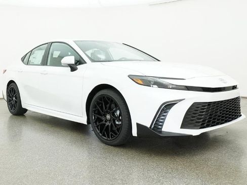 New 2026 Toyota Camry SE FWD image 17