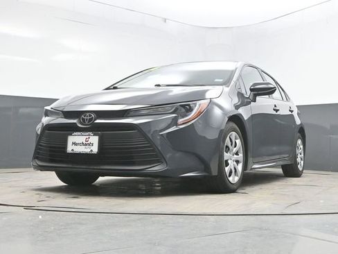 Used 2024 Toyota Corolla LE FWD image 30
