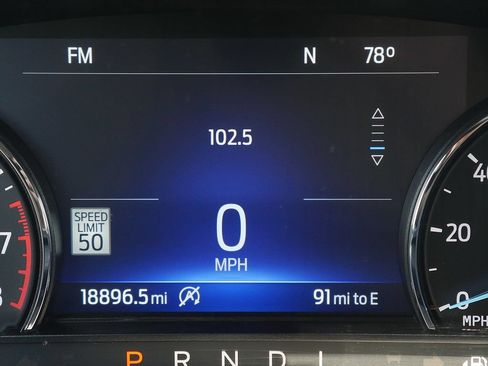 Used 2024 Ford Explorer XLT w/ Equipment Group 202A AWD/4WD image 31