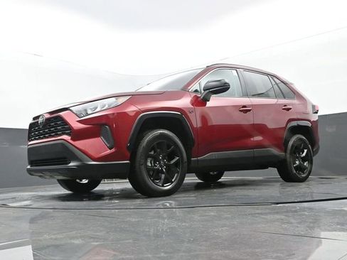 Used 2021 Toyota RAV4 LE FWD image 27