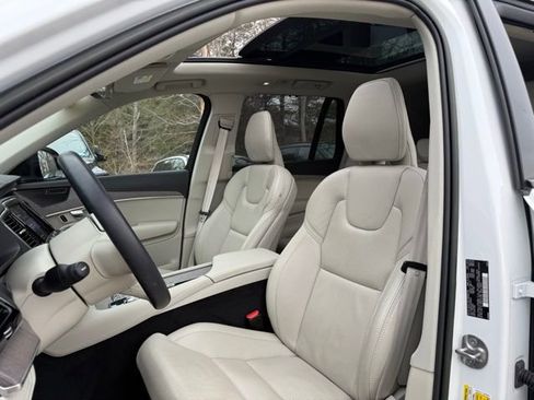 Certified 2023 Volvo XC90 T8 Ultimate w/ Protection Package Premier image 18