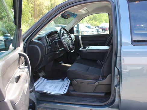 Used 2011 Chevrolet Silverado 2500 LT w/ Interior Plus Package AWD/4WD image 15