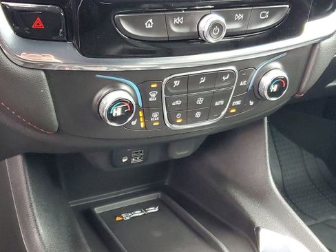 Used 2023 Chevrolet Traverse RS image 18