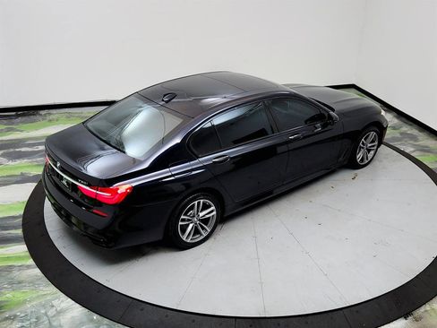 Used 2016 BMW 750i image 36