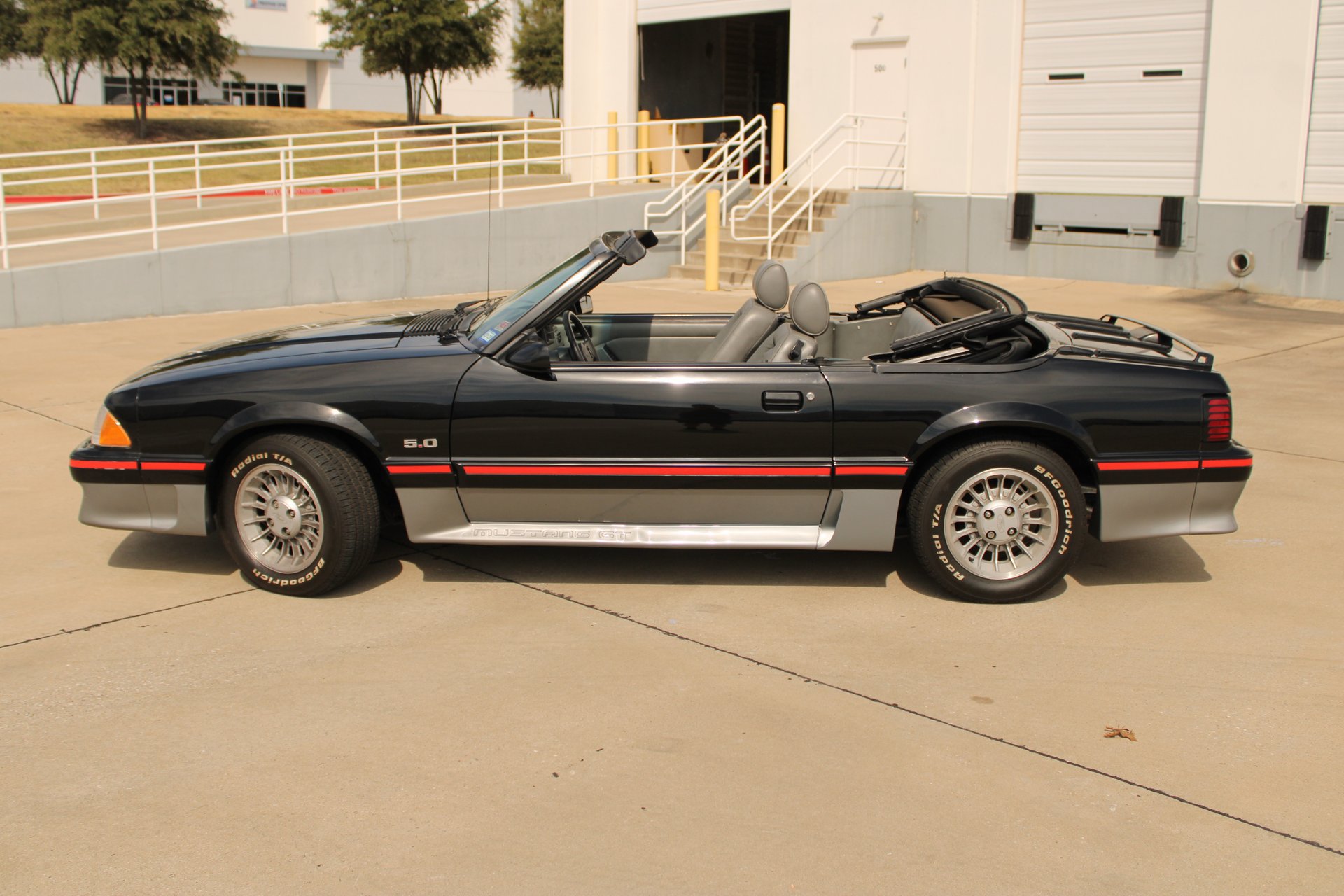 Used 1987 Ford Mustang GT RWD image 5