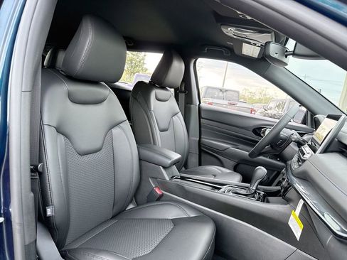 New 2026 Jeep Compass Latitude AWD/4WD image 25