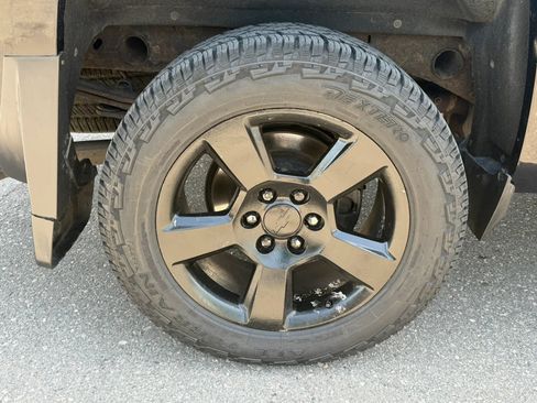 Used 2015 Chevrolet Silverado 1500 LT w/ LT Convenience Package AWD/4WD image 11