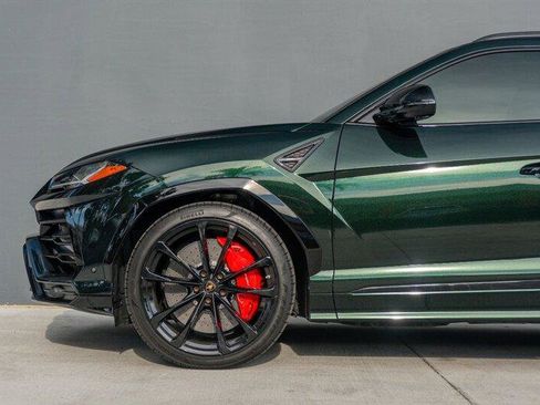 Used 2020 Lamborghini Urus image 16