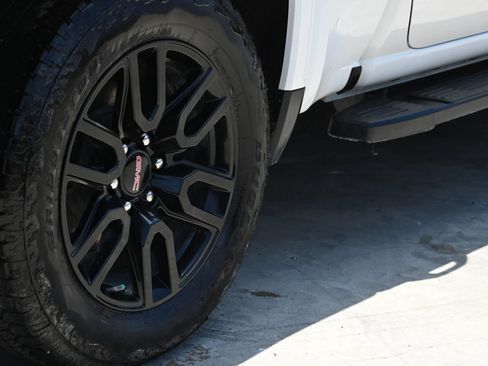Used 2021 GMC Sierra 1500 Elevation AWD/4WD image 11