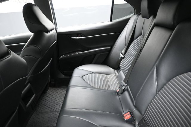 Used 2022 Toyota Camry SE FWD image 23