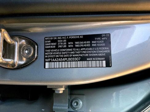 Used 2023 Porsche Macan image 36